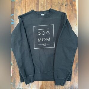 “Dog Mom” black sweatshirt in women’s small.